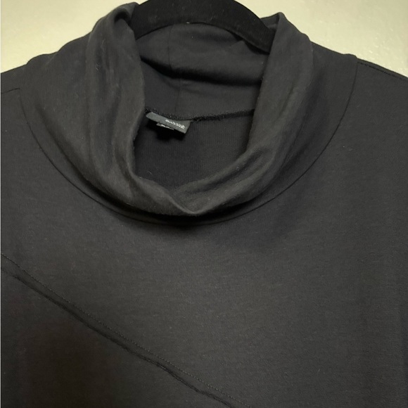 Lisa Bayne Chic Black Long Sleeve Dress with Pockets and Asymmetric Design. - Picture 10 of 14